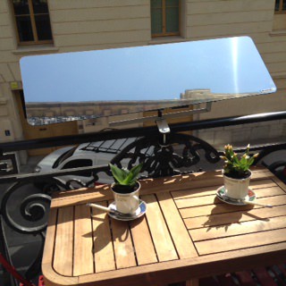 reflecteur-espaciel-posé-sur-le-balcon-pour-avoir-de-la-luminosite-dans-votre-interieur-terrasse