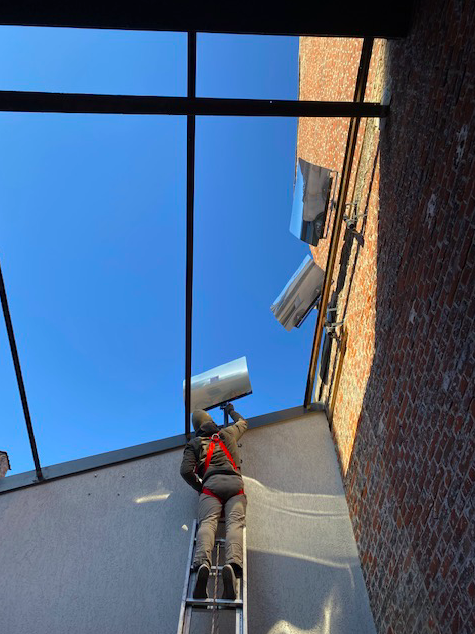 installation de Réflecteurs Patio Solaire au dessus de la terrasse du loft