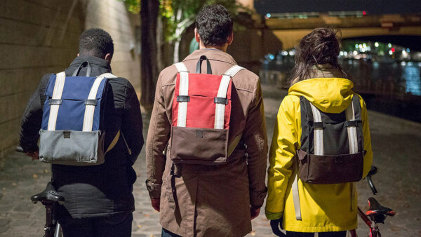 troisième idée cadeau choisi par les Petits Frenchies et Espaciel, le sac à dos connnecté galanck avec de multiples fonctions pour les cyclistes et vélocipèdes