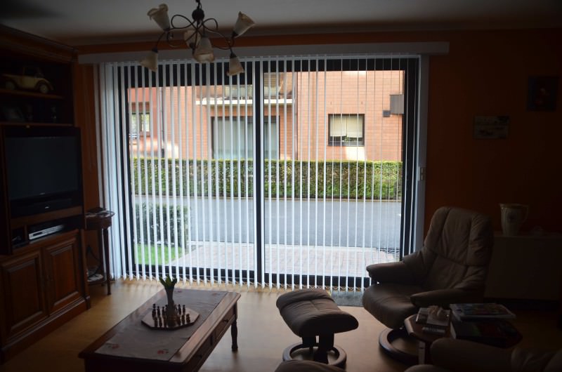 appartement-piece-de-vie-sejour-manque-de-lumiere-naturelle-solution-espaciel-pour-apporter-une-luminosite-optimale