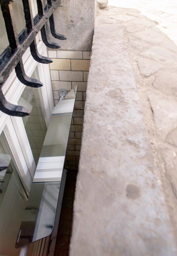 reflecteur-de-lumiere-espaciel-pour-apporter-de-la-lumiere-naturelle-dans-un appartement sombre-solution