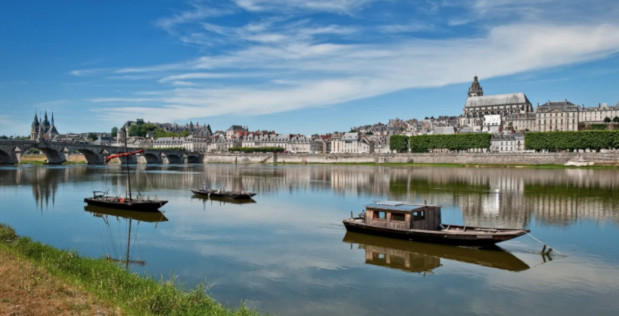 Comment éclairer une cuisine creusée dans la roche, à flanc de coteau ?