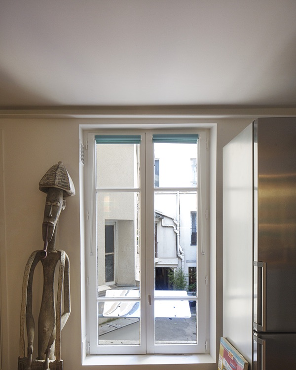 vu-des-reflecteurs-fenetres-depuis-le-salon