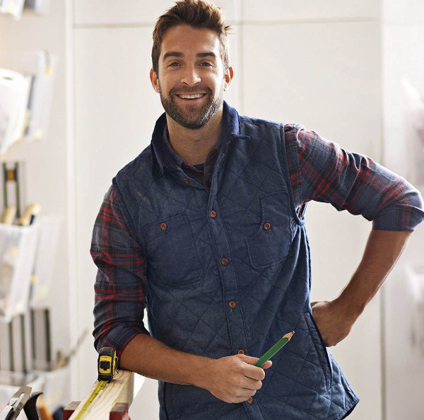homme-qui-fait-des-travaux