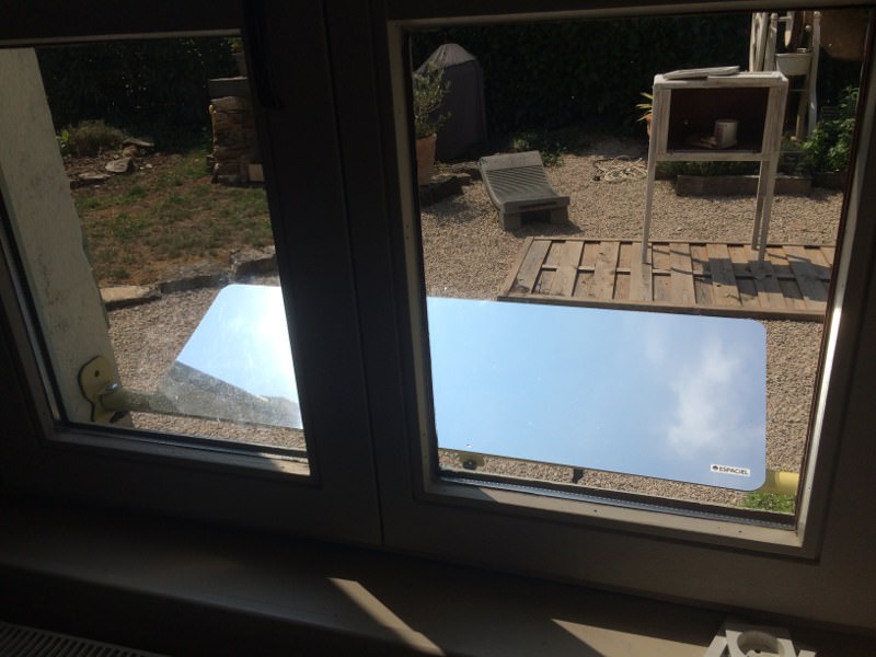 reflecteur-espaciel-vu-interieur-lumiere-naturelle-capte-lumiere-du-ciel-pour-la-rediriger-dans-son-interieur