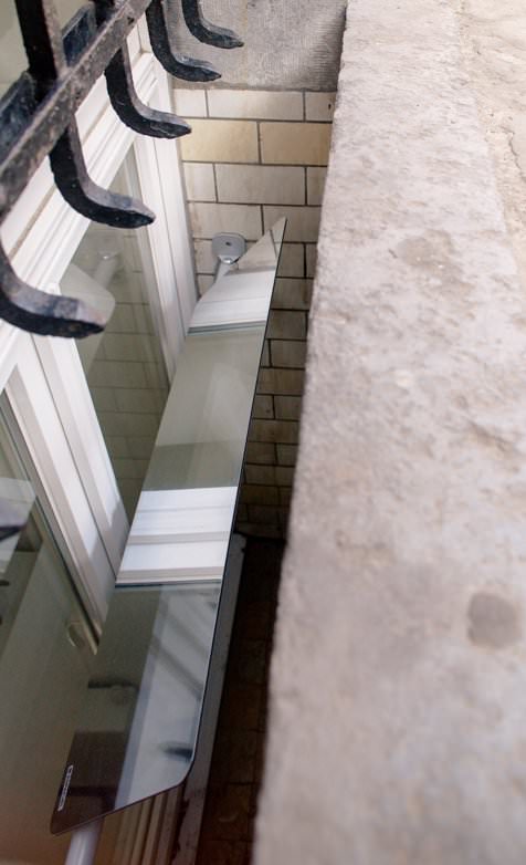 reflecteur-espaciel-vu-exterieur-pour-apporter-de-la-lumiere-dans-le-sous-sol