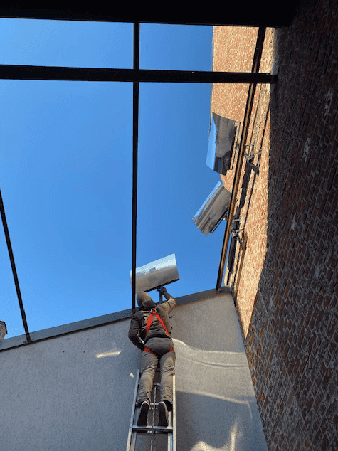 installation de Réflecteurs Patio Solaire au dessus de la terrasse du loft